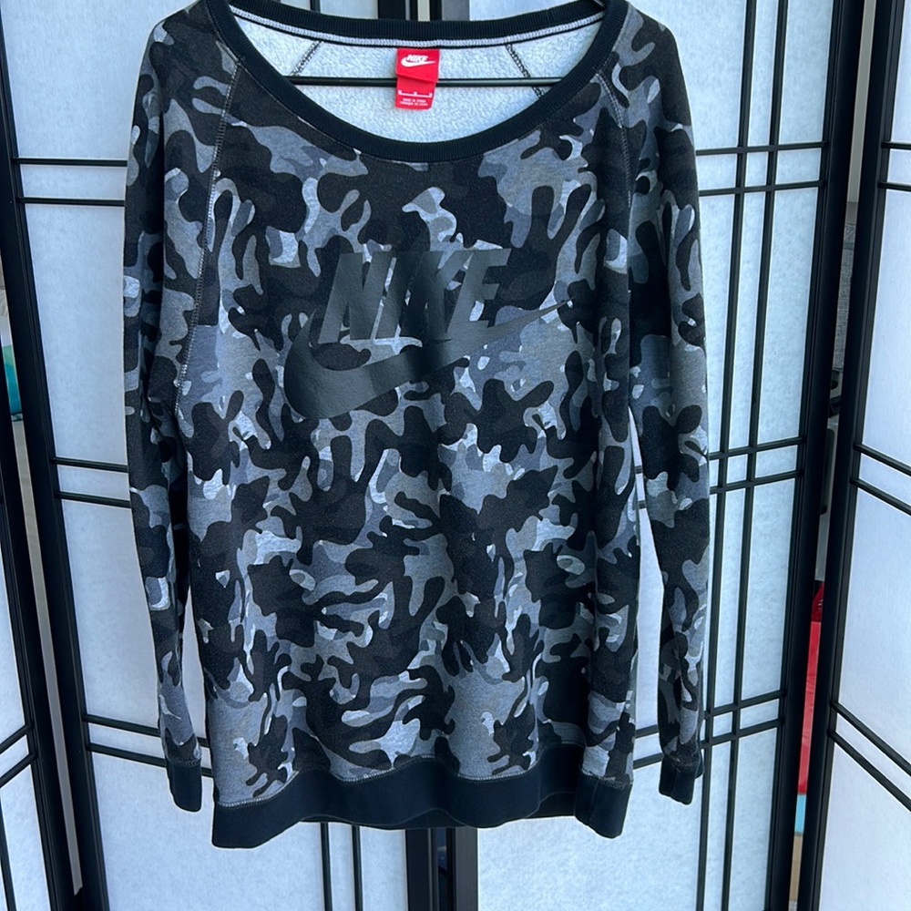 Nike Camo Sweatshirt